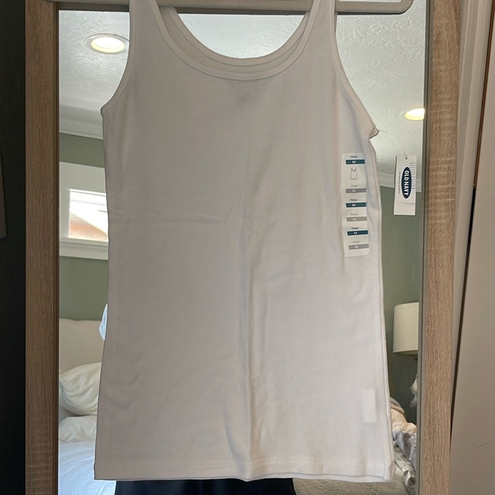 Women’s tank tops